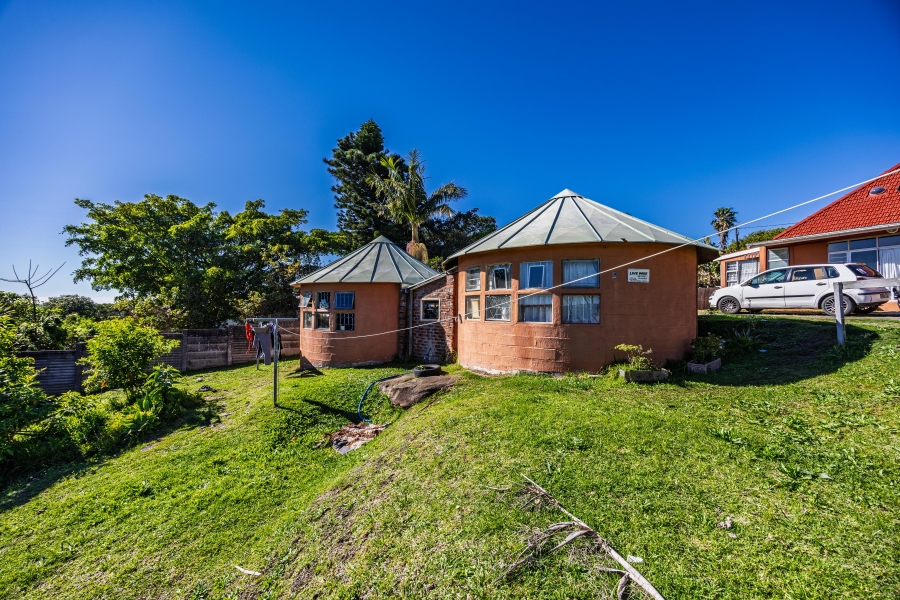 7 Bedroom Property for Sale in Greenfields Eastern Cape
